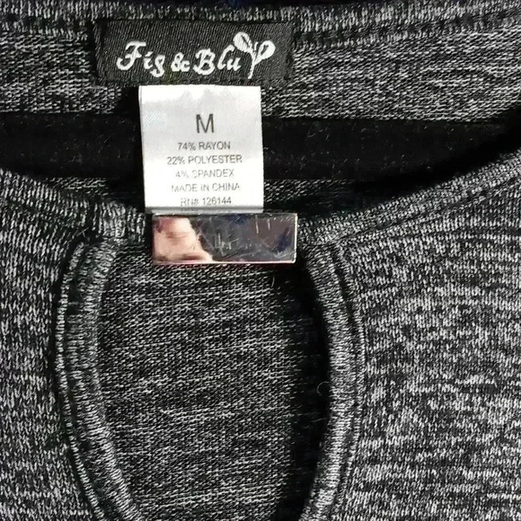 Fig and Blu black and white heathered top with keyhole neck Leisure Normcore Lag - Picture 2 of 3